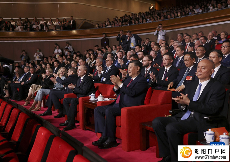 习近平同俄罗斯总统普京共同出席“中俄文化年”开幕式暨庆祝中俄建交75周年专场音乐会并致辞(图3) 习近平同俄罗斯总统普京共同出席“中俄文化年”开幕式暨庆祝中俄建交75周年专场音乐会并致辞(图3)