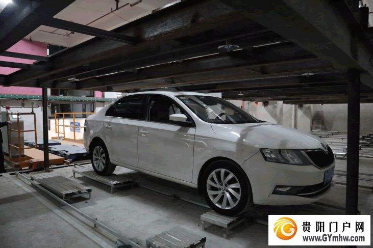 贵阳最大立体公共停车场投入使用(图2) 贵阳最大立体公共停车场投入使用(图2)