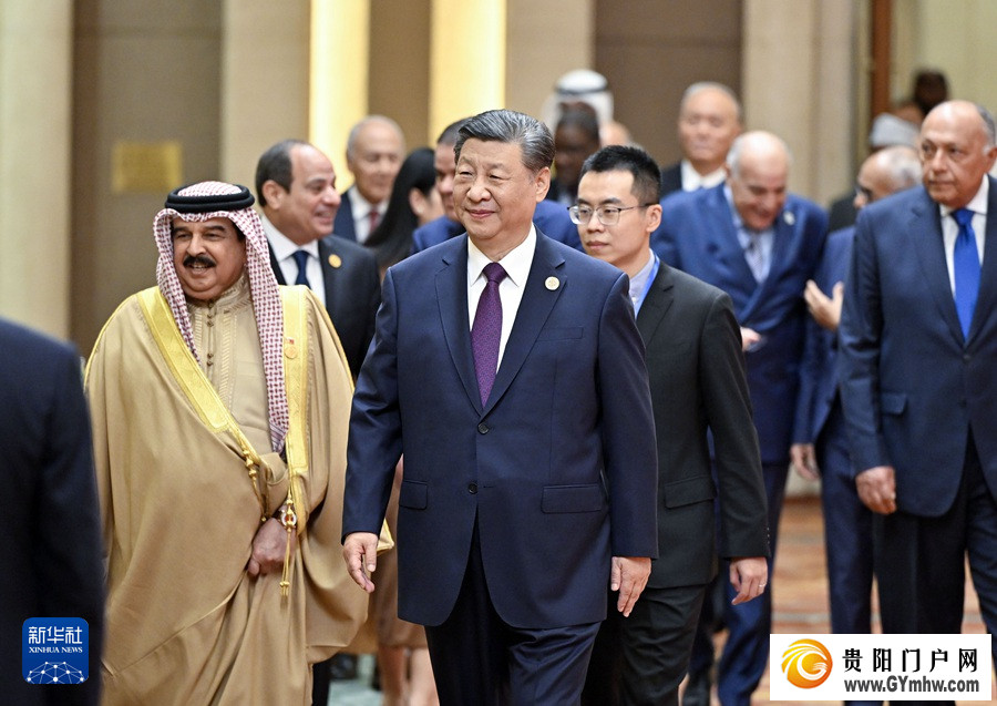 习近平出席中阿合作论坛第十届部长级会议开幕式并发表主旨讲话(图2) 习近平出席中阿合作论坛第十届部长级会议开幕式并发表主旨讲话(图2)