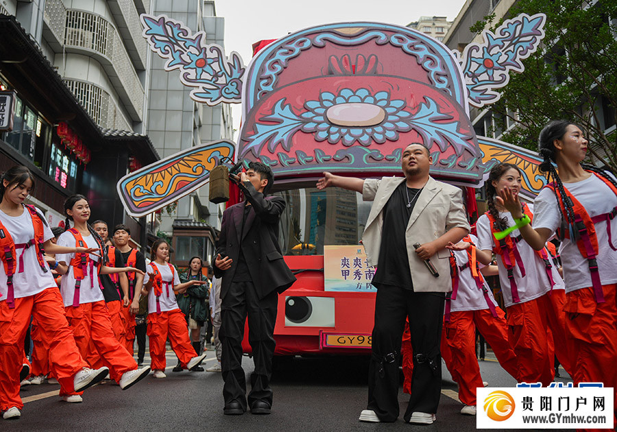 “爱乐巴士”“娱”你相遇(图3) “爱乐巴士”“娱”你相遇(图3)