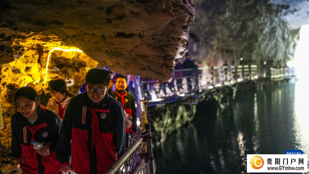 探洞研学欢乐多(图3) 探洞研学欢乐多(图3)