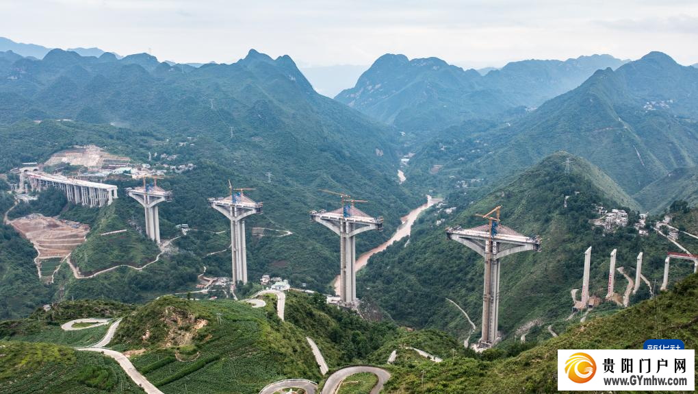 新时代中国调研行之看区域·西部篇丨贵州:西部天堑变通途(图1) 新时代中国调研行之看区域·西部篇丨贵州:西部天堑变通途(图1)